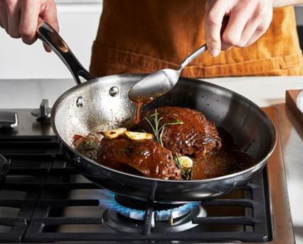 La clave para la selección de materiales: por qué la calidad antiadherente de utensilios de cocina comienza con materias primas de alta calidad
